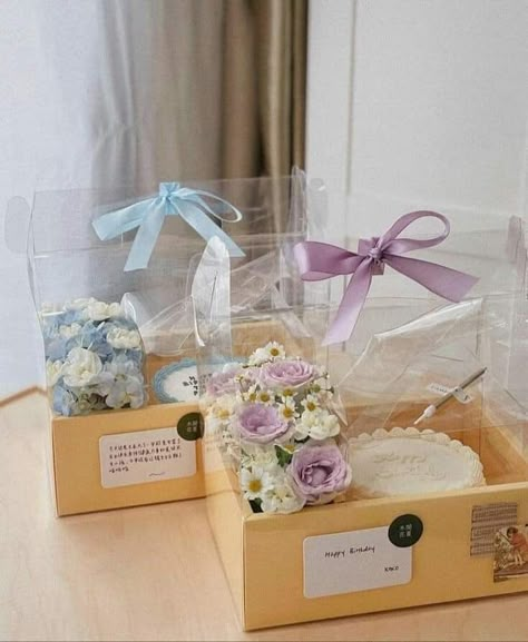 Cake And Flower Box Gift, Eid Hampers, Ribbon Flowers Bouquet, Gift Box Cakes, Baking Packaging, Luxury Cake, Elegant Birthday Cakes, Fresh Flower Cake, Flower Box Gift