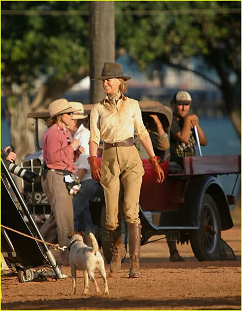 I really want this outfit! Obsessed Jungle Explorer Outfit, Nicole Kidman Australia, Keith Urban Nicole Kidman, Out Of Africa Style, Safari Outfit Women, Moda Safari, Motorcycle Man, Safari Costume, Nicole Kidman Keith Urban