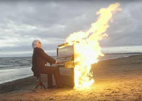 Burning Piano, Ironic Pictures, Burn Meme, Popular Piano Sheet Music, Man On Fire, Funny Dialogues, Music Album Covers, Piano Tutorial, Playing Piano