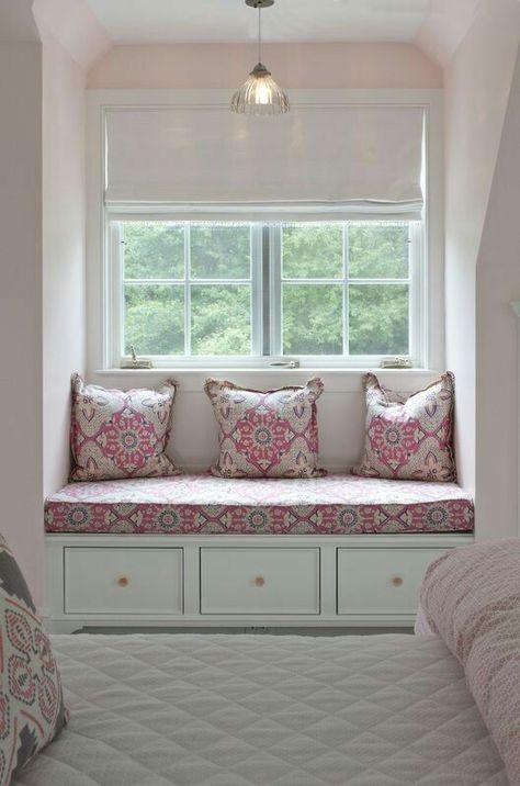 Bedroom Window Seat, Vstupná Hala, Window Seat Kitchen, Window Benches, Bedroom Seating, 아파트 인테리어, Comfortable Bedroom, Trendy Bedroom, Bedroom Windows