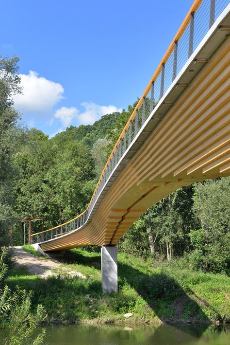 What is Glued Laminated Wood (Glulam)?,Curved Girder Bridge Neckartenzlingen / Ingenieurbüro Miebach. Image © Burkhard Walther Architekturfotografie Pedestrian Bridge Design, Timber Bridge, Types Of Bridges, Minecraft Bridge, Bridge Ideas, Beam Bridge, Bridge Engineering, Wood Handrail, Beautiful Bridges