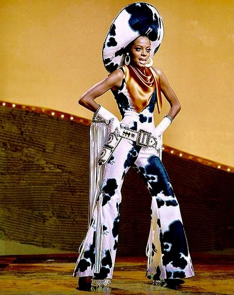 Diana Ross in Bob Mackir costume for TV Special Style Année 80, Rhinestone Cowboy, Costume Inspo, Vintage Black Glamour, 70s Disco, Diana Ross, 1970s Fashion, Black Excellence, Up Girl