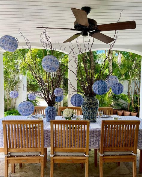 Chinoiserie Party, Greek Party Theme, Greek Theme, 14th Birthday Party Ideas, Bridesmaid Brunch, White Paper Lanterns, Blue And White Art, Chinoiserie Art, Porcelain Print