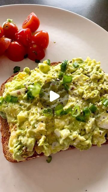 Breakfast Salads Ideas Easy Recipes, Healthy Protein Lunch, Lunch Videos, Avocado Sandwich Recipes, Amazing Salads, 1500 Calorie Meal Plan, Carb Cycling Meal Plan, Avocado Recipe, Peeling Hard Boiled Eggs