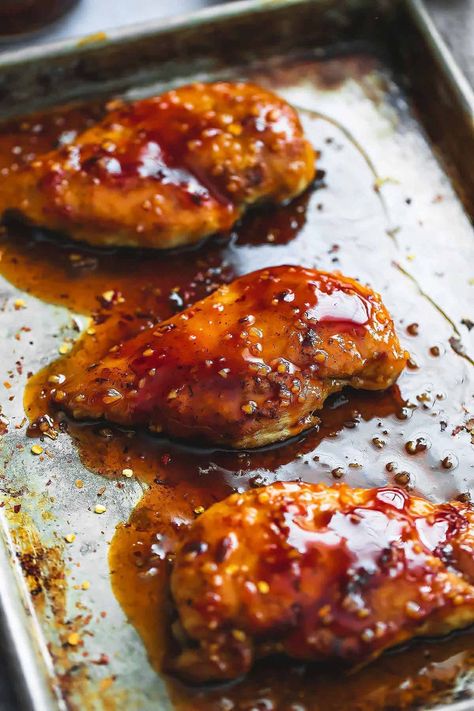 Sweet Spicy Chicken, Spicy Chicken Breast, Recipes Hamburger, Spicy Baked Chicken, Sweet And Spicy Chicken, Baked Chicken Breast, Deilig Mat, Boneless Chicken, Spicy Chicken