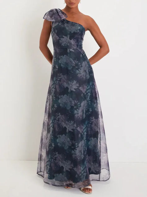 Even moms deserve to keep cool while looking hot. Mob Dresses Summer, Formal Dresses For Older Women, Blue Mother Of The Bride Dress, Summer Formal Wedding Guest Attire, Formal Wedding Guest Dress Summer, Funky Formal, Bride Era, Evening Wedding Guest Dresses, Dress Organza