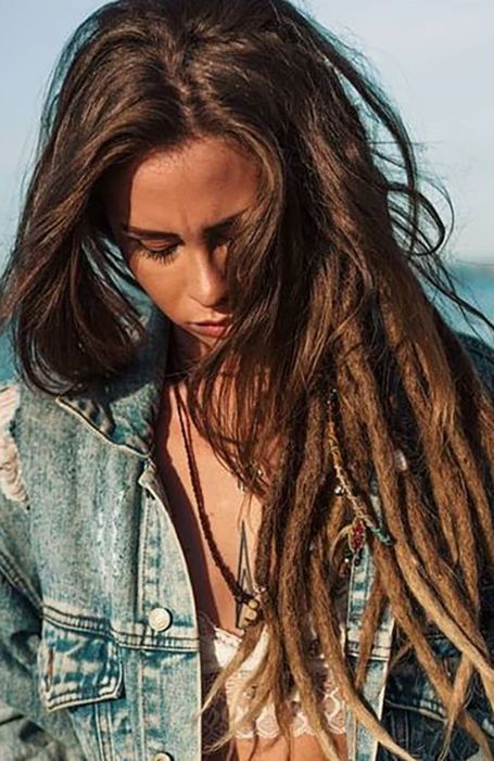 21 White Girl Dreads Dreadlock Hairstyles For Women, Half Dreaded Hair, White Girl Dreads, Pretty Dreads, Partial Dreads, Dreadlocks Girl, Blonde Dreads, The Trend Spotter, Undercut Designs