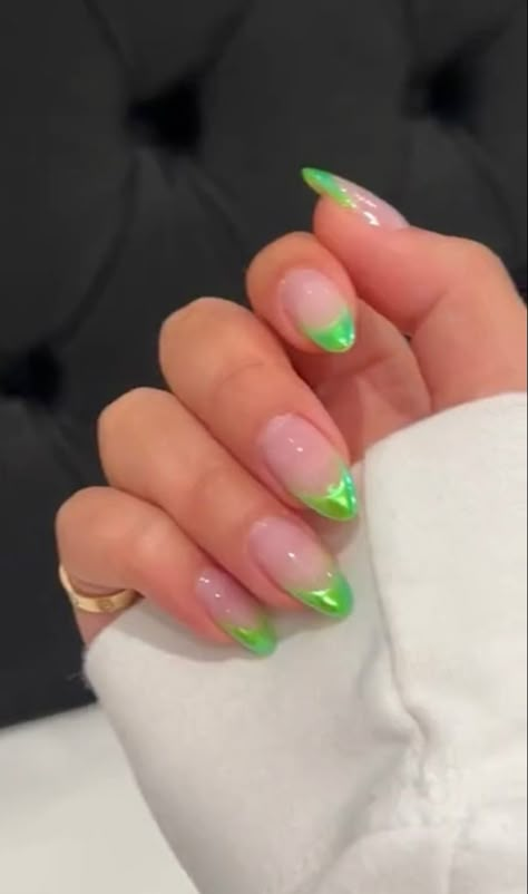 Green Crome Nails Design, Green Chrome Nails, Chrome Tips, Sns Nails Colors, Face Nails, Foundation Swatches, Neon Green Nails, Tips Nails, Gel Natural