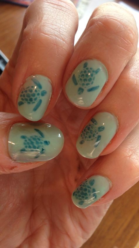 Cute Turtle Nail Designs, Beach Nails Turtle, Nails With Turtle Design, Nail Art Turtle, Turtle Nail Design Easy, Turtle On Nails, Turtle Nail Ideas, Nails With Turtles, Turtle Acrylic Nails