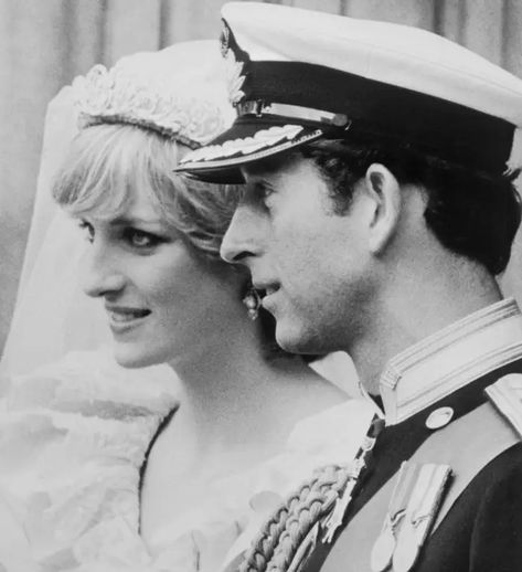 Rare Photos From Princess Diana, Prince Charles' Royal Wedding Prince Charles Wedding, Charles And Diana Wedding, Princess Diana Wedding, Prince Charles And Diana, Prince And Princess Of Wales, Diana Wedding, Princes Diana, Charles And Diana, Isabel Ii