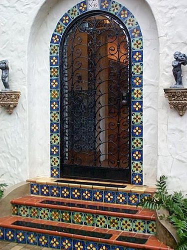 McNay Art Museum, San Antonio, Texas Mcnay Art Museum, Aesthetic Gardening, Hacienda Homes, Spanish Home Decor, Hacienda Style Homes, Mexico House, Spanish Villa, Casa Country, Mexican Home Decor