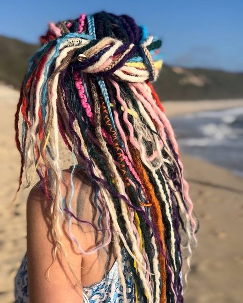 I was shared these incredible shots recently 🥰 The mooooost colourful set I’ve ever made 💘 #dreads #dreadlocks #dedreads #dreadslove #dreadlocksportugal #dreadstagram #dreadlockslisboa #portugal #dreadsgermany Coloured Dreadlocks, Dyed Dreadlocks, Colorful Dreads, Brown Dreadlocks, Colored Dreads, Blonde Dreadlocks, Long Angled Bob, Braided Dreadlocks, Natural Dreads