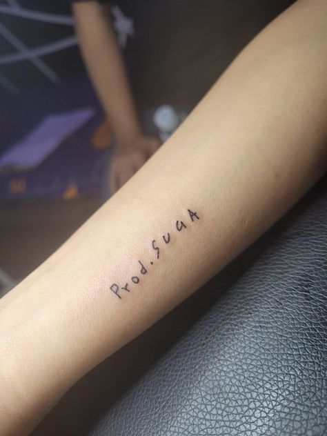 Yoongi Seven Tattoo, Agustd Tattoo Idea, Suga Inspired Tattoo, Bts Tattoo Ideas Suga, Yoongi 7 Tattoo, Platonic Soulmate Tattoo, Yoongi Inspired Tattoo, Kpop Tattoos Ideas, Yoongi Handwriting