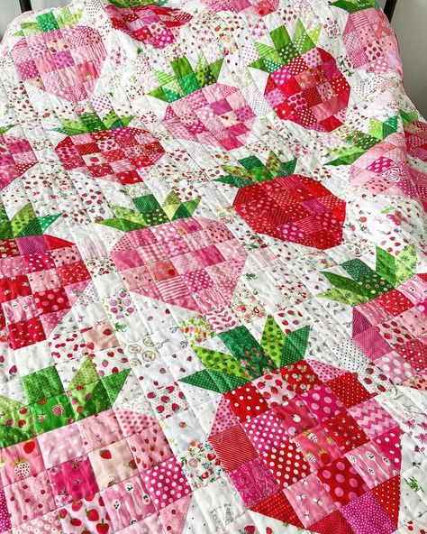 Fifth quilt finish for 2024 - Scrappy Happy Strawberries pattern by @sewmaryhappy. My resolution for 2024 is to finish as many of the… | Instagram Strawberry Quilts, Strawberry Quilt Pattern, Fruit Quilt, Strawberry Quilt, Quilt Aesthetic, Summer Quilts, Cozy Quilts, Baby Girl Quilts, Quilt Labels