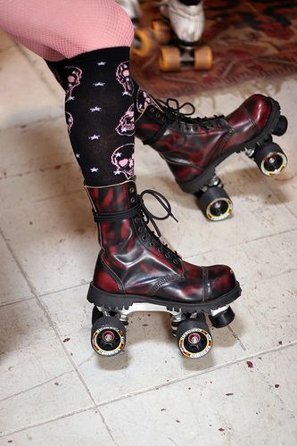 Pierre Molinier, Roller Derby Clothes, Boots Football, Roller Derby Skates, Roller Derby Girls, Derby Skates, Retro Roller Skates, Quad Roller Skates, Girls Football