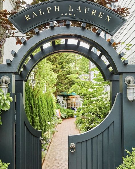 Mediterranean Entrance, Cafe Entrance, Trellis Gate, Main Gates, Garden Archway, Colorful Tiles, Gates Design, Picket Fences, Front Gate Design