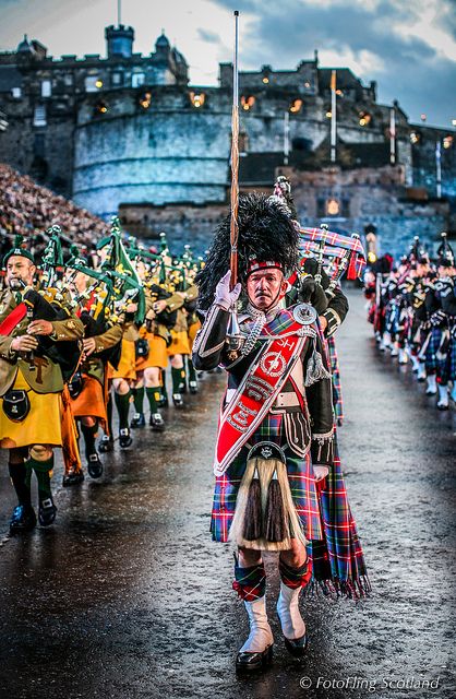 Edinburgh Tattoo, Edinburgh Military Tattoo, Tattoo Festival, Military Tattoo, Military Tattoos, Edinburgh Festival, Great Scot, Scotland Forever, Men In Kilts