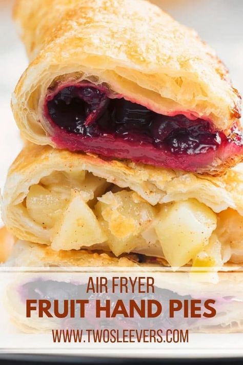 Air Fryer Fruit, Air Fryer Hand Pies, Pies Blueberry, Fruit Hand Pies, Cherry Hand Pies, Fried Recipes, Air Fryer Recipes Breakfast, Air Fryer Recipes Dessert, Hand Pie Recipes