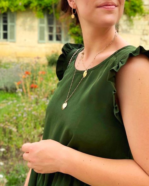 Tuto couture robes d’été : 3 modèles à reproduire à l’infini | Huguette Paillettes : Blog et idées créatives : couture, tricot, DIY French Sewing Patterns, Couture Blouse, Blouse Diy, Diy Couture, Sewing Clothes, One Shoulder Blouse, Sleeveless Top, Couture, Sewing