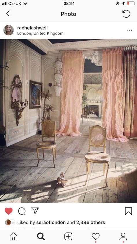 Sparse European Room, European Room, Sera Of London, Boho Chic Interior Design, French Country Rug, Circle House, Boho Chic Interior, Bohemian Bedroom Design, Silk And Lace