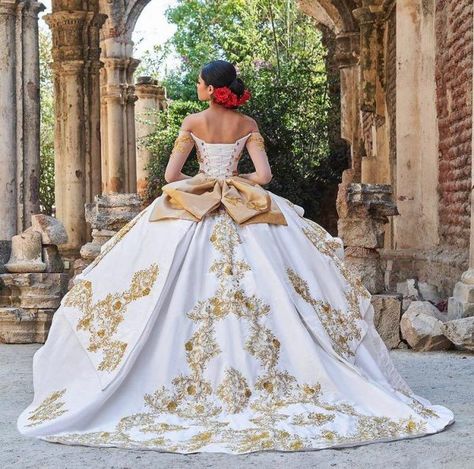 Quinceanera Dresses Mexican, Vestido Charro, Quince Stuff, White Quinceanera Dresses, Xv Dresses, Mexican Quinceanera, Mexican Quinceanera Dresses, Quinceanera Dresses Gold, Quinceanera Themes Dresses