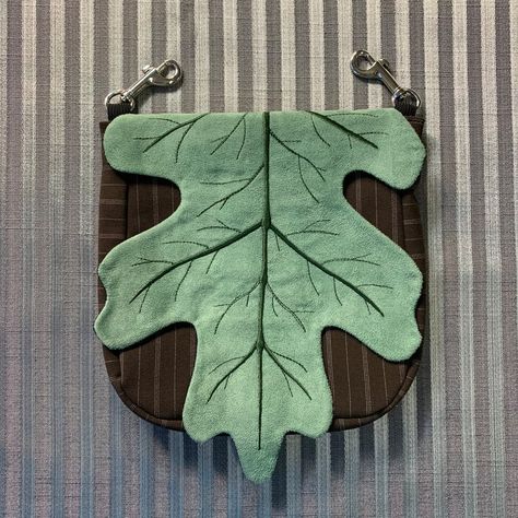 Korok Cosplay, Ren Faire Accessories Diy, Leaf Bag, Forage Bag Pattern, Ren Faire Bag Pattern, Mushroom Bag Pattern, Mushroom Bag Sewing Pattern, Fairy Pouch Bag, Fairy Pouch