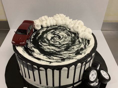 Burnout Cake Ideas, Car Guy Cake Ideas, Car Burnout Cake, Car Cake Designs For Men, Simple Car Cake, Custom Cakes For Men, Car Theme Cake For Men, 21st Birthday Cakes For Men, Guys Birthday Cake