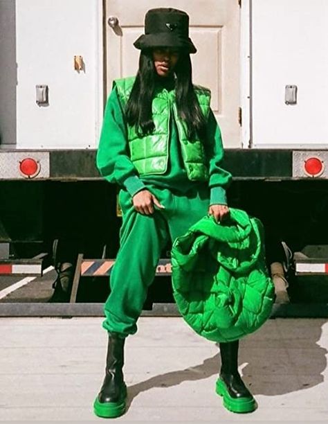 Cute Guy Outfits, Teyana Taylor Outfits, Mens Outfits Streetwear, Green Outfits For Women, Green Monochromatic, Guy Outfits, Cute Guy, Sporty Street Style, Taylor Outfits