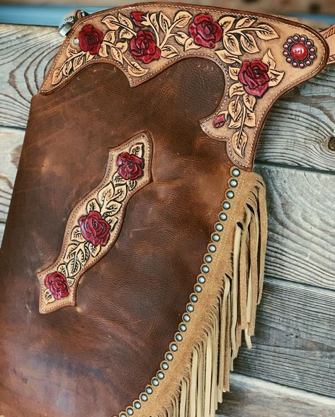 Chaps Cowgirl, Tanning Hides, Western Chaps, Handmade Leather Work, Leather Creations, Leather Chaps, Riding Chaps, Leather Patterns, Leather Tooling Patterns