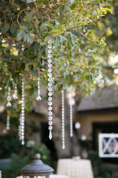 12 Ways To Decorate "Trees" At Your Spring Wedding! Wedding Tree Decorations, Shabby Chic Wedding Decor, Garden Chic Wedding, Hanging Beads, Summer Wedding Outdoor, Have Inspiration, Real Weddings Photos, Outdoor Wedding Decorations, Shabby Chic Wedding