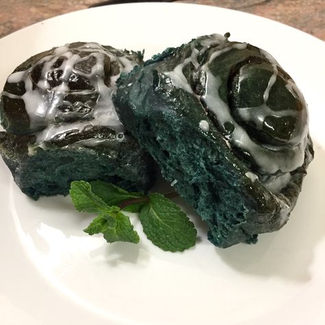 Blue velvet cinnamon and chocolate rolls🌸  #cinnamonrolls Blue Cinnamon Rolls, Chocolate Rolls, Cafe Ideas, Bakery Cafe, Cinnamon Roll, Grape Leaves, I Love Food, Cinnamon Rolls, Blue Velvet