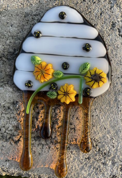 Fused Glass, Bees, beehive, sunflowers, honey Butterfly Mosaic, Glass Art Techniques, Glass Fusion Ideas, Wine Bottle Candles, Fused Glass Artwork, Fused Glass Ornaments, Glass Fusing Projects, Glass Wind Chimes, German Art