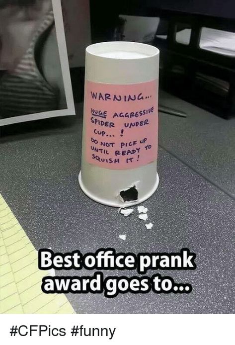 24 Epic Pranks To Pull On Your Friends - CheezCake - Parenting | Relationships | Food | Lifestyle Prank Wars Ideas Friends, House Pranks, Work Pranks, Office Prank, Evil Pranks, Funny April Fools Pranks, Pranks To Pull, Best April Fools, Office Pranks