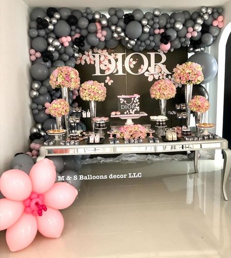 Maria&Sharlene Balloons Decor✨ on Instagram: “Gorgeous Dior inspired decoration, simple yet beautiful. . . Design and cake table: @besttime_ever. crafting: @chokopaper. Flowers:…” Dior Themed Birthday Party, Pink Bday, Balloons Decor, Birthday Cakes For Teens, Luxury Birthday, 17th Birthday, Theme Party Decorations, 13th Birthday, Cake Table