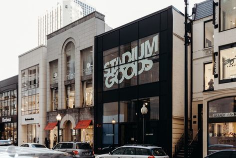 Stadium Goods Announces Chicago Store Opening Dates #daily #news #hypebeast #mux #muxjasper #fivedoubleues Sporty Accessories, Sneaker Stores, Air Jordan Sneakers, Stadium Goods, Store Opening, Best Sneakers, Dates, The Globe, Casual Wear