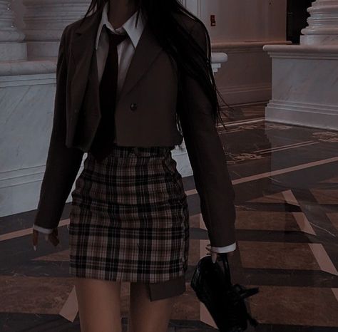 Rich Boarding School Aesthetic Uniform, Aesthetic Private School Uniforms, Cute Uniform Aesthetic, Rich School Outfits Aesthetic, Private School Uniforms Aesthetic Girl, High School Outfits Uniform, Rich Private School Aesthetic Uniform, Boarding School Uniforms Aesthetic, School Aesthetic Outfits Uniform