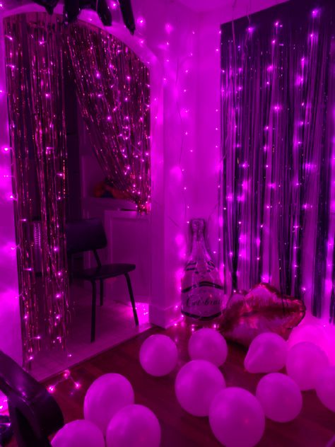 Pink birthday celebration 22 years old party Sweet 16 Party Room Ideas, Birthday Party Euphoria Aesthetic, 22years Old Birthday, V Day Party, Pink Neon Birthday Party, Pink Birthday Celebration, Lit Birthday Party Ideas, Birthday Party Ideas For 20 Year Olds, Pink Neon Party