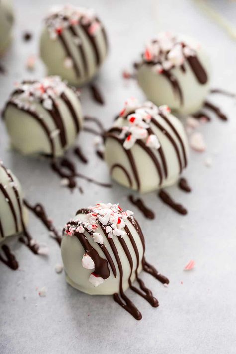 Cranberry Pistachio Fudge, Peppermint Truffles, Oreo Cookie Balls, Fall Cookie Recipes, Christmas Truffles, Cookie Balls, Oreo Fudge, Oreo Balls, Vegan Christmas Recipes