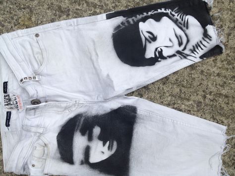 Spray painted kecks. Phoolan Devi and Leila Khaled. Spray Paint Pants, Leila Khaled, Spray Paint Jeans, Phoolan Devi, Diy Wardrobe, Fashion Shoot, Spray Paint, Design Inspo, Spray