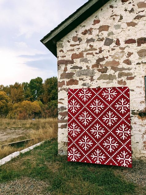 Snowflake Quilt Pattern, Celtic Snowflake, Fair Isle Quilt, Winter Quilts Patterns, Red And White Pattern, Christmas Quilting Projects, Snowflake Quilt, Christmas Quilt Blocks, Strip Piecing