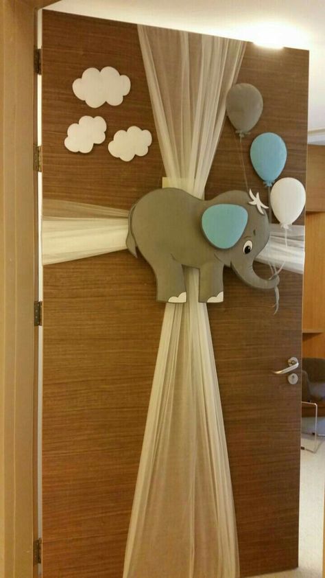 Baby Door Hangers, Idee Babyshower, Baby Door, Welcome Home Baby, Diy Decorations, Baby Diy, Baby Shower Diy, Baby Boy Rooms, Diy Baby