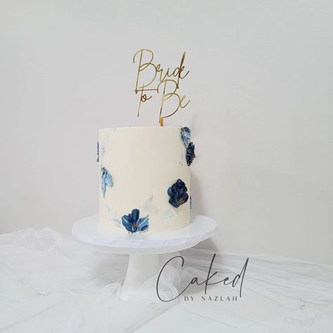 B R I D E. to. Be.💍 I'm so in love with these blue's🤍 Orange cake filled with cream cheese buttercream, macadamia cookie crumble and dulce de leche. This flavour is getting very popular😊 Thank you Zaskia🤍 . . . . . . . . . . . . . . . . #cakedbynazlah #beautifulcakes #wellington #capetown #paletteknifecake #cakedecorating #bridetobe #blue #bluecake #celebrationcake #misstomrs #cakesofinsta #halaal #halaalcake #bachelorette #bridalshower #orangecake #bridalshowercake Something Blue Cake, Blue Bridal Shower Cake, Orange Cake Filling, Macadamia Cookies, Cookie Crumble, Brides Cake, Cream Cheese Buttercream, Blue Bridal Shower, Bridal Shower Cakes