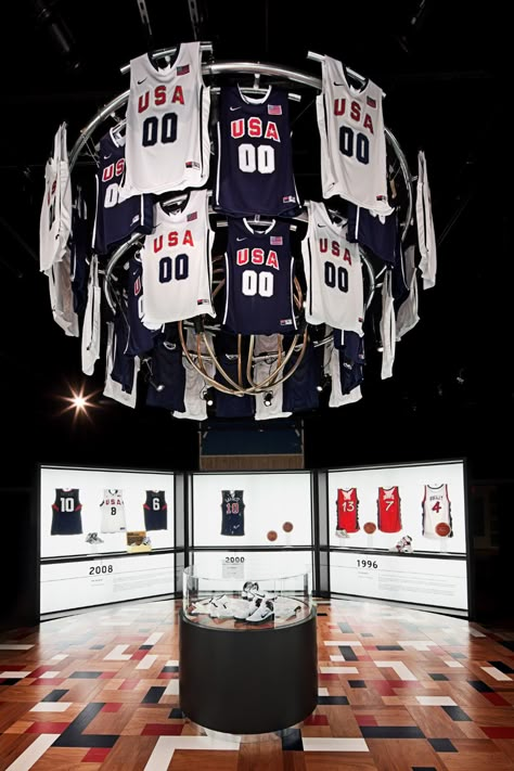 Basketball Store, Basketball Hall Of Fame, Basketball Memorabilia, Architecture Branding, Event Booth Design, Shoe Store Design, Sports Office, Basketball Display, Jersey Display