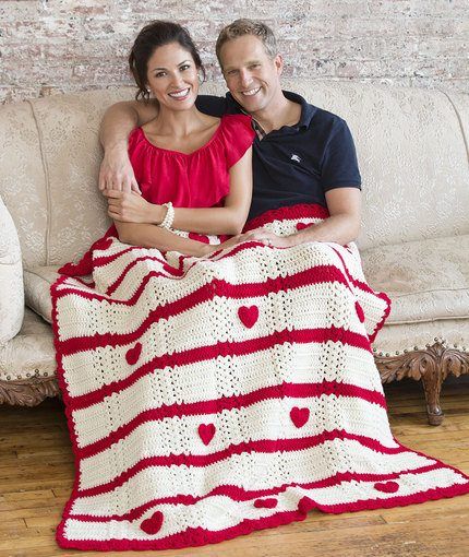 Crochet Heart Blanket, Crochet Valentine Patterns, Confection Au Crochet, Valentines Patterns, Easy Crochet Patterns Free, Crochet Supplies, Easy Crochet Projects, Crochet Wedding, Valentines Crochet