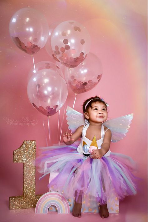 Unicorn themed first birthday photoshoot Visit instagram @yessica_chavez_photography for more! Unicorn 1st Birthday Photoshoot, 1st Birthday Indoor Photoshoot, Unicorn Birthday Photoshoot Ideas, One Year Old Photoshoot Ideas Indoor, Unicorn Birthday Photoshoot, Unicorn Photoshoot Ideas, Unicorn Photoshoot, Unicorn Cake Smash, Photoshoot Indoor