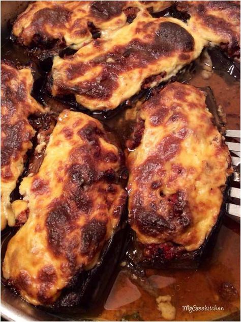 Papoutsakia – Greek Stuffed Eggplant