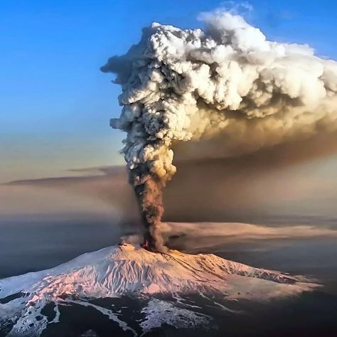 map of Italy on Instagram: “Tag someone who loves Italy 👍 Etna Sicily Italy  Congrats @hdblog_it  Use #map_of_Italy #map_of_europe” Volcano Wallpaper, Etna Volcano, Catania Sicily, Mount Etna, Wallpapers For Mobile Phones, Italy Map, Active Volcano, Europe Map, Lake Landscape