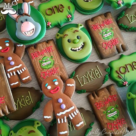 Shrek Decorated Cookies, Shrek Cookies Decorated, Shrek Treats, Shrek Cookies, Shrek Baby, Zombie Cookies, Shrek Birthday, Shrek Party, Royal Icing Decorated Cookies