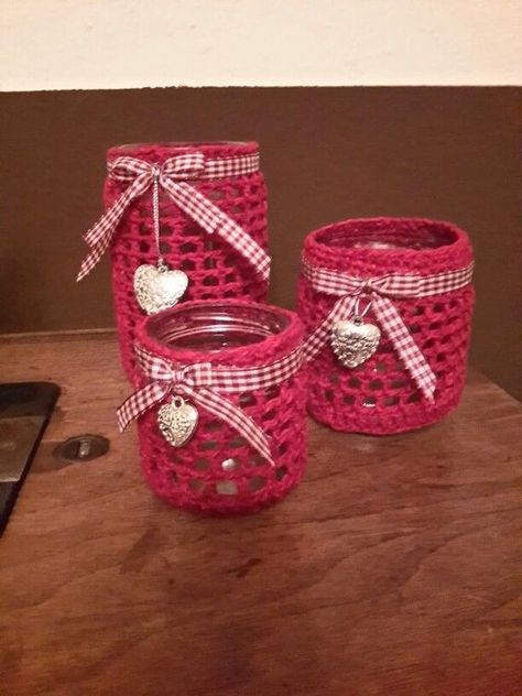 15+ Christmas Crochet Mason Jar Cover Ideas Crochet Mason Jar, Lace Jars, Crochet Candle, Crochet Jar Covers, Decoupage Jars, Bridal Gift Wrapping Ideas, Cozy Crochet Patterns, Diy Jar Crafts, Gift Tags Diy