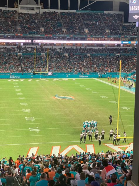 #miami #nfl #dolphins #gameday Miami Dolphins Game Day, Miami Dolphins Aesthetic, Miami Dolphins Stadium, Nfl Dolphins, Miami Football, Miami Dolphins Football, Dolphins Football, Usa Cities, Nfl Games